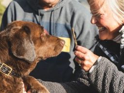 5-alimenti-che-fanno-male-al-tuo-cane